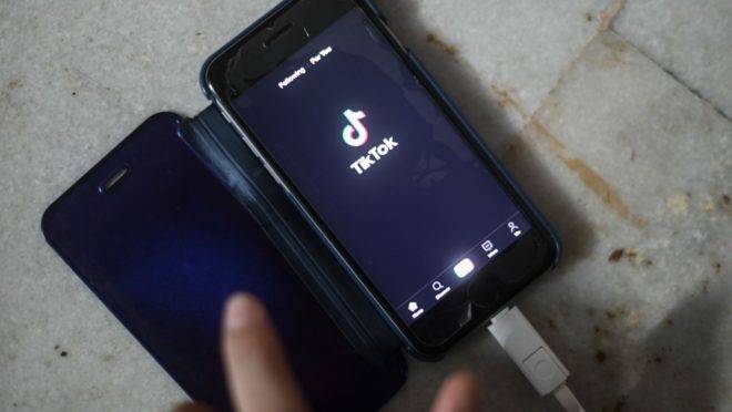 A Índia proibiu 59 aplicativos chineses, incluindo o popular Tik Tok, por motivos de segurança e privacidade, semanas após um confronto mortal na fronteira entre as duas potências nucleares