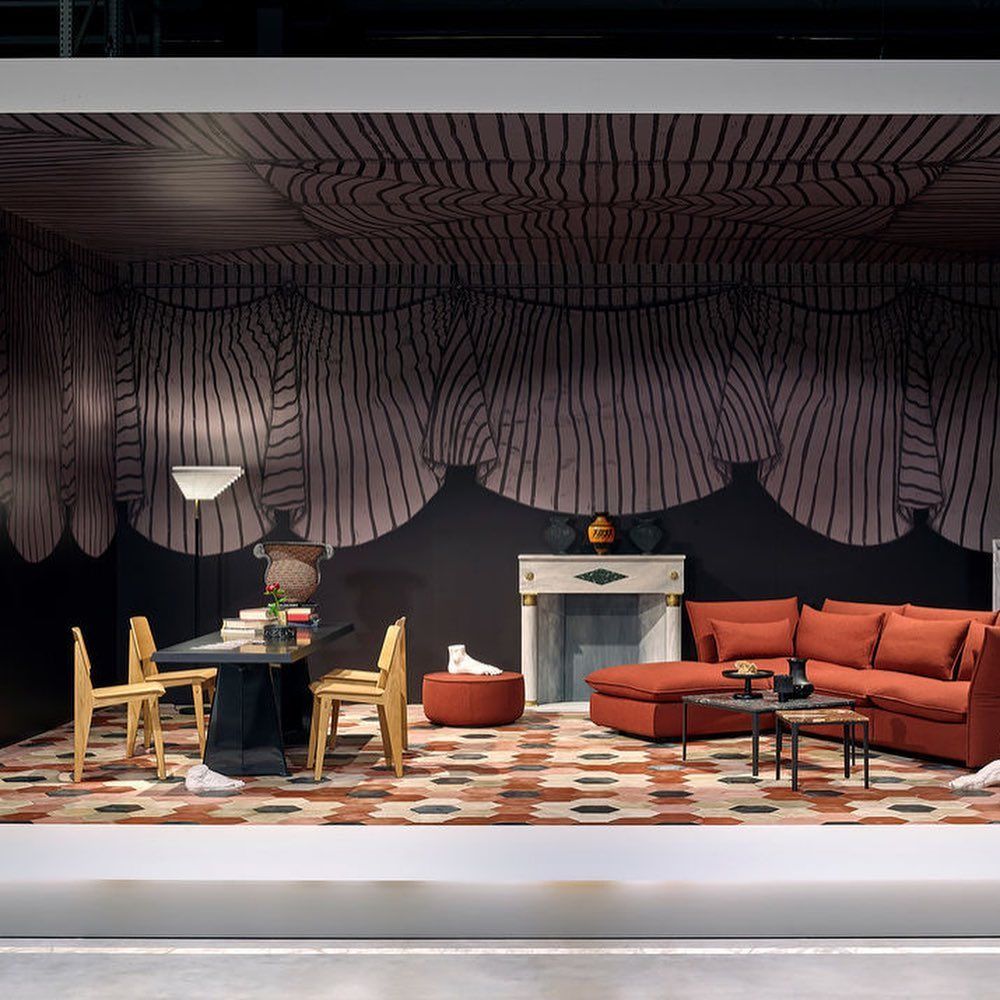 Produtos da marca suíça Vitra. Produtos da marca suíça Vitra.