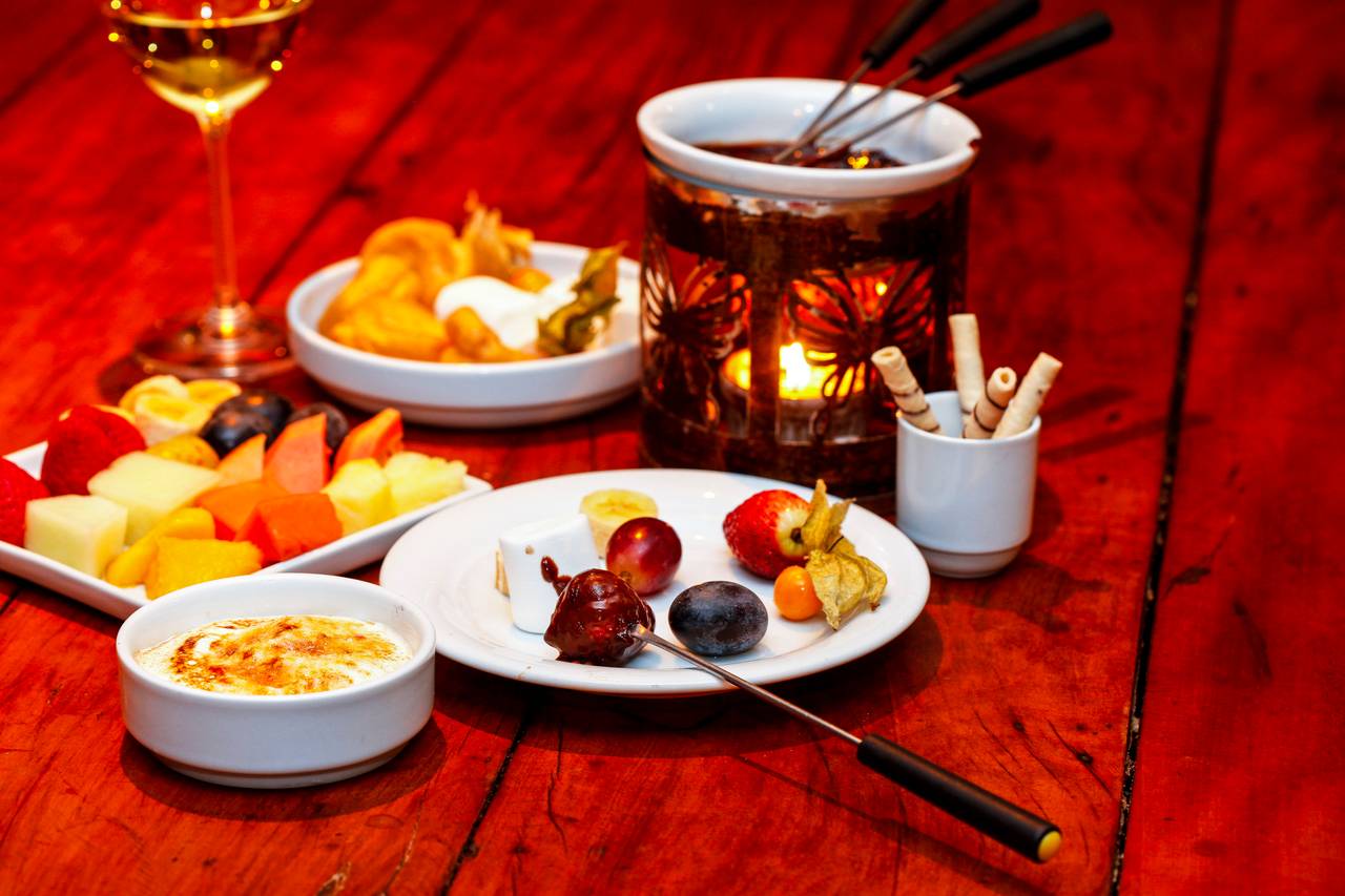 O Le Rechaud tem opção de fondue de chocolate. Foto: André Rodrigues / Gazeta do Povo O Le Rechaud tem opção de fondue de chocolate. Foto: André Rodrigues / Gazeta do Povo