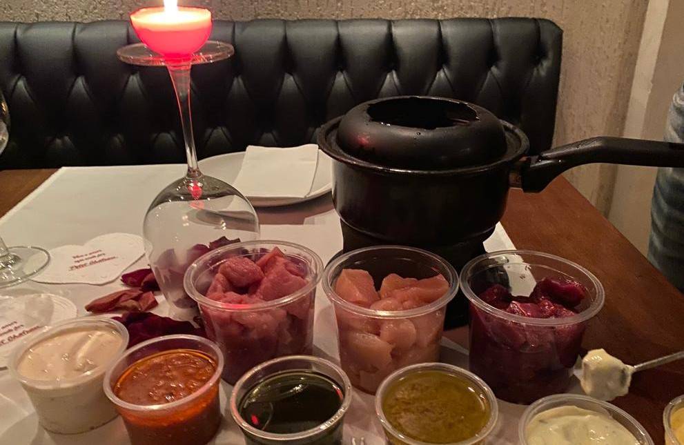O ingredientes do Petit Château vão cuidadosamente embalados para a casa do cliente. Foto: Divulgação O ingredientes do Petit Château vão cuidadosamente embalados para a casa do cliente. Foto: Divulgação