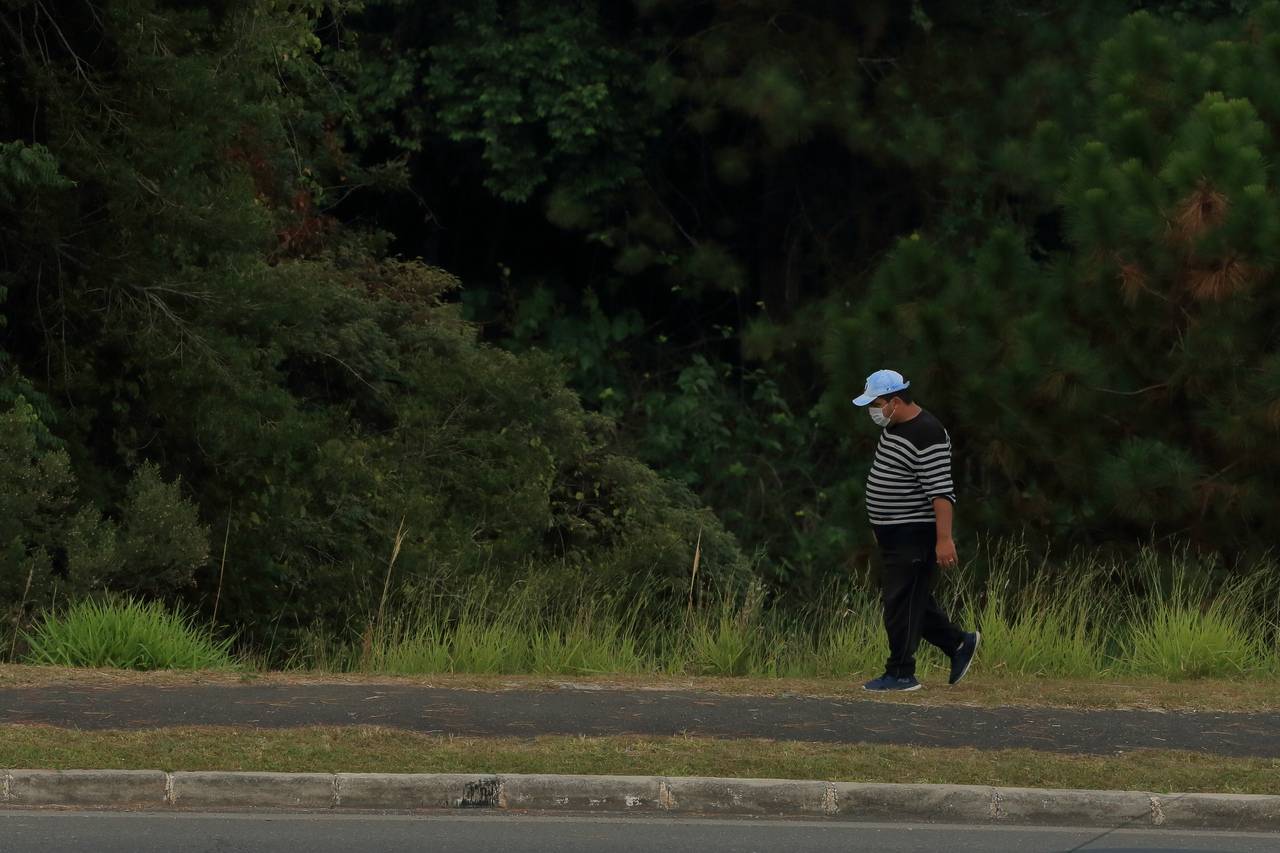 Homem de máscara (Covid-19)