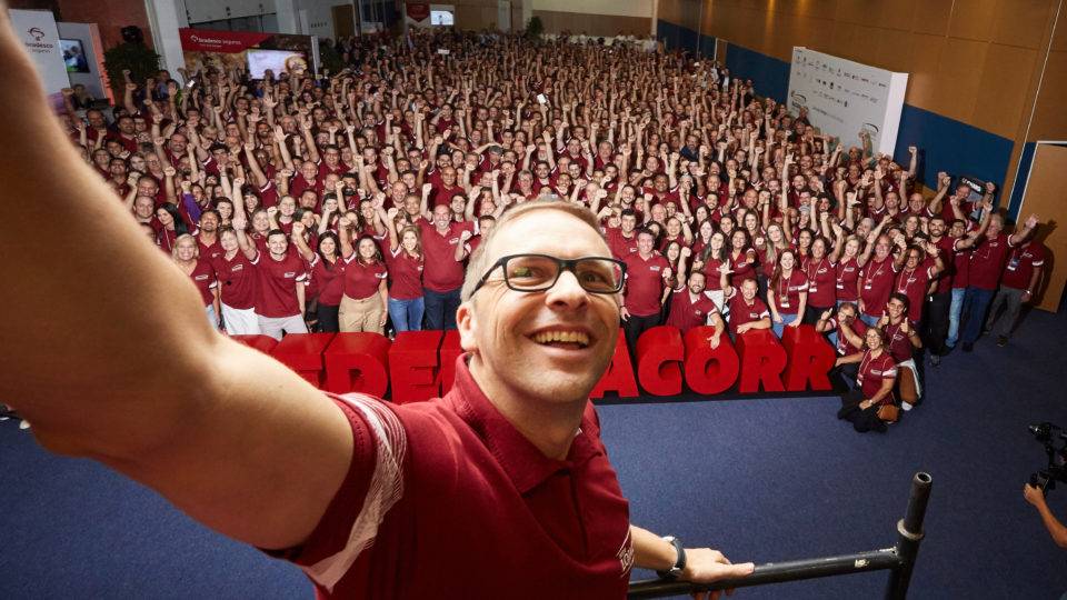 Rede Lojacorr, a XP dos seguros no Brasil Diogo na última convenção anual que reuniu mais de 2.000 corretores da Rede