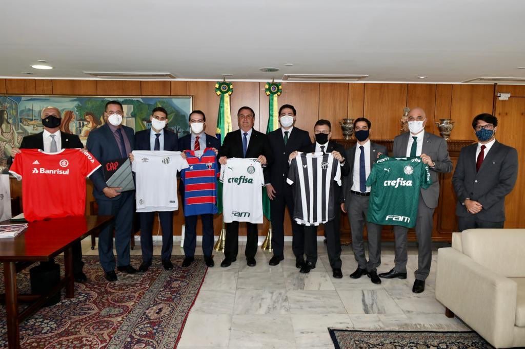 Reunião de oito clubes com o presidente Jair Bolsonaro. Foto: Divulgação, Palácio do Planalto Reunião de oito clubes com o presidente Jair Bolsonaro. Foto: Divulgação, Palácio do Planalto
