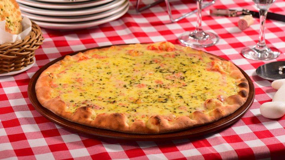 Pizza de mussarela da Baggio Pizzaria