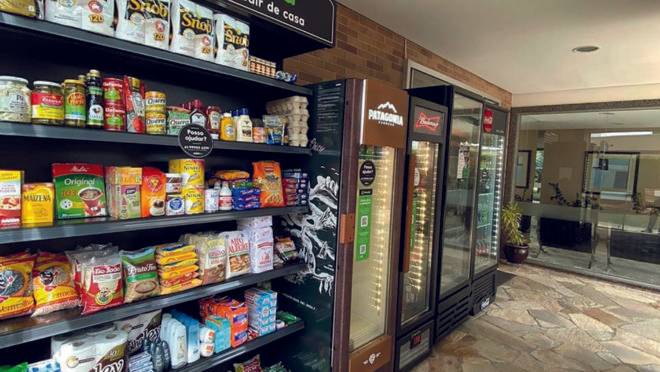 Startup oferece a estrutura de um mini-mercado 24 horas dentro de condomínios privados. Todo o processo de pagamento e retirada das compras acontece sem contato com outras pessoas.