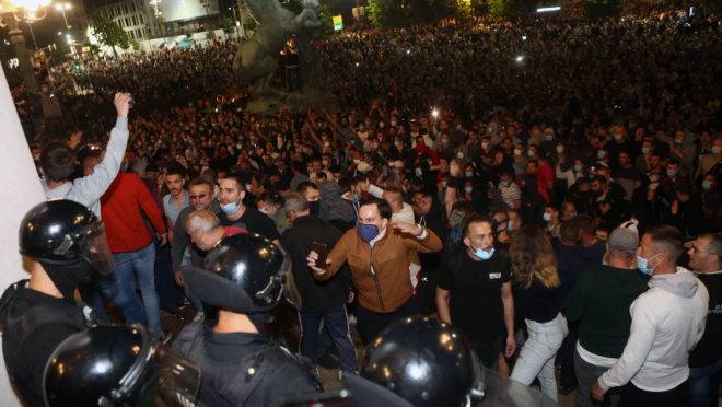 servia protesto lockdown