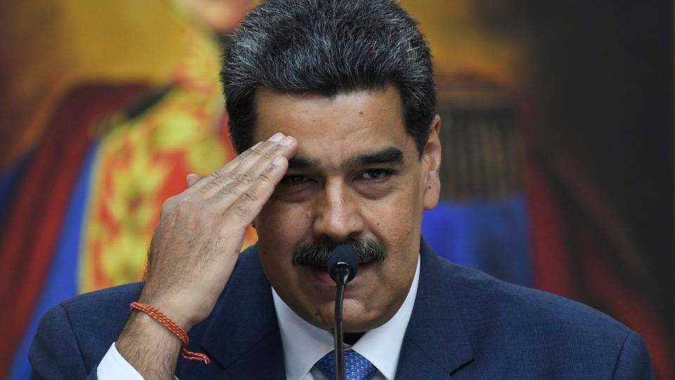 Presidente da Colômbia acusa Maduro de tentar obter mísseis com Irã maduro milícia venezuela