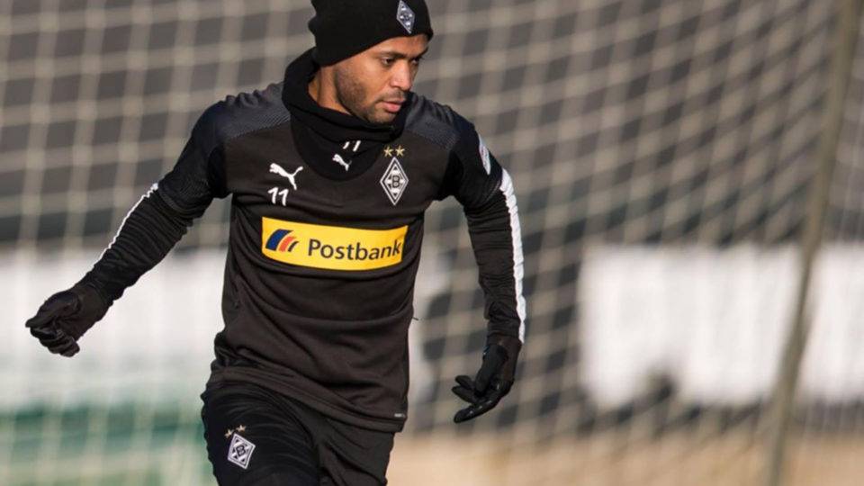 Athletico monitora atacante brasileiro que fez carreira na Alemanha Meia-atacante Raffael interessa ao Furacão