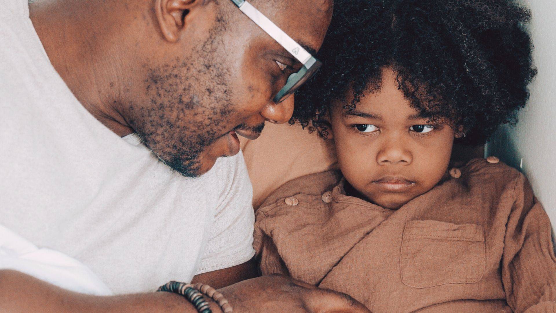 Neste momento de isolamento social, a “regressão” da criança é uma forma de ela se ajustar às mudanças