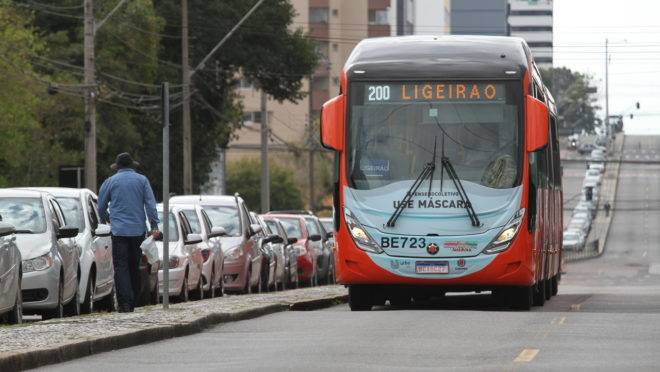 Ônibus de Curitiba