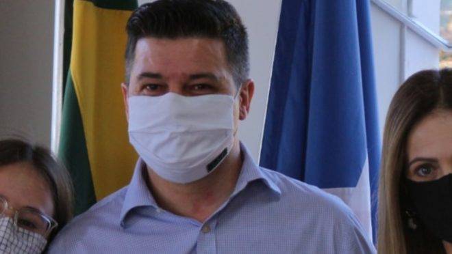 Dr. Dalton, durante cerimônia na Prefeitura de Campo Largo