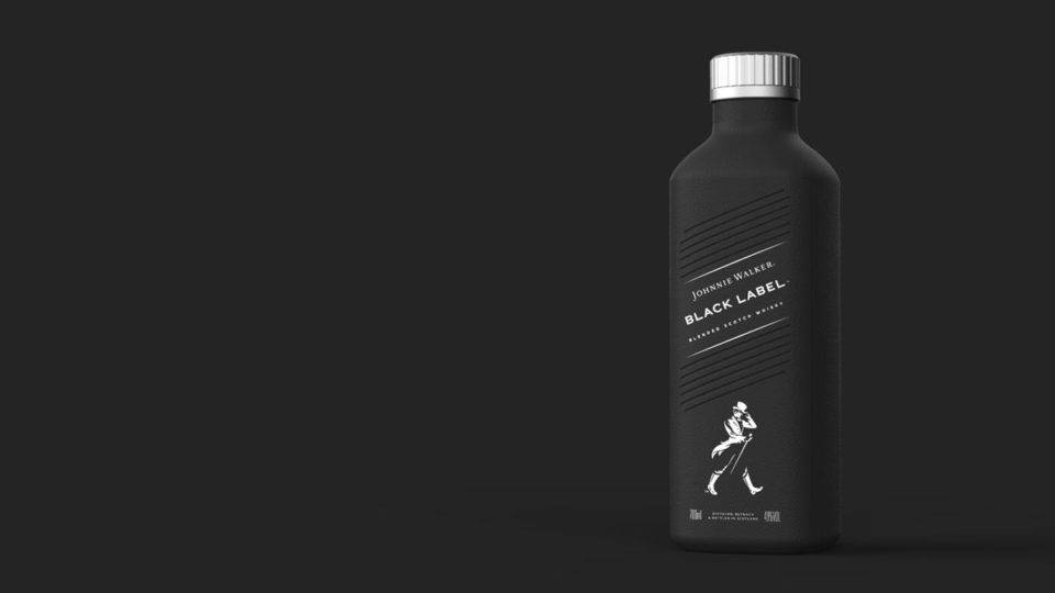 Whisky Johnnie Walker terá garrafa de papel em 2021 A nova garrafa da Johnnie Walker é totalmente livre de plástico.