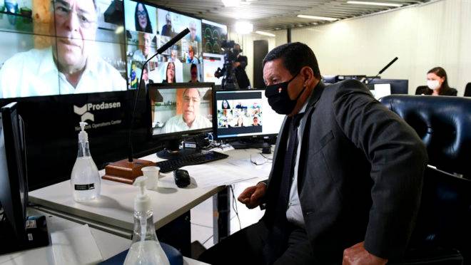 Mourão respondeu a perguntas dos senadores em sessão remota sobre o combate ao desmatamento na Amazônia.