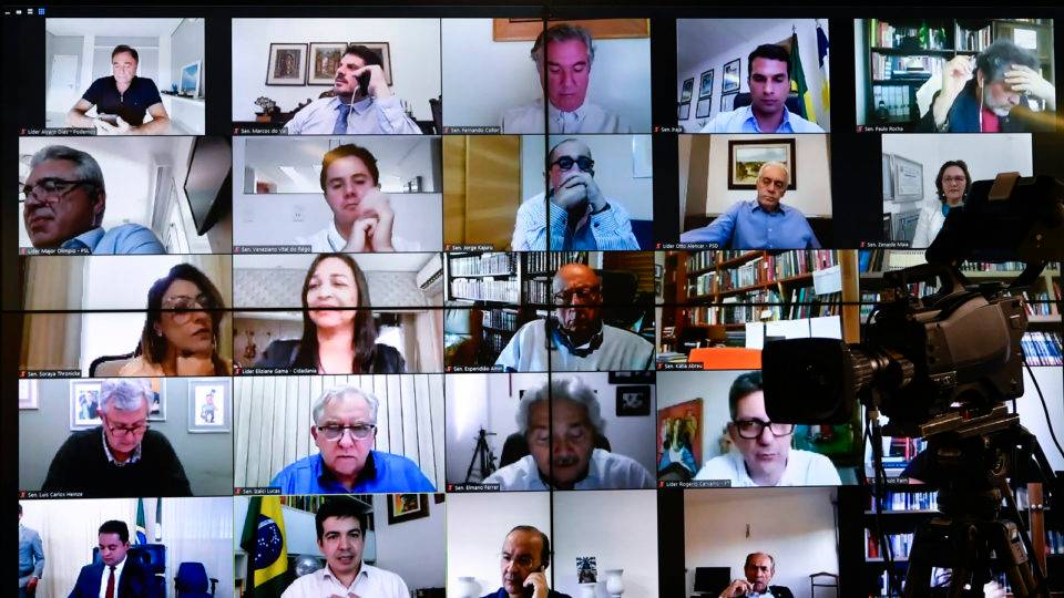 Senadores aprovaram inclusão das micro e pequenas empresas do Simples na chamada Lei do Contribuinte Legal.