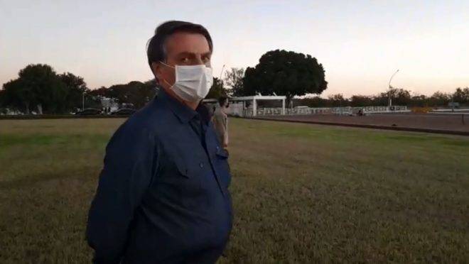Bolsonaro volta a testar positivo para coronavírus