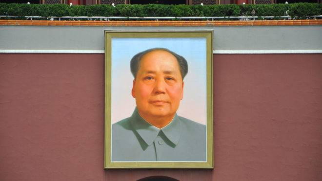 Retrato de Mao Tsé-Tung na Praça Tiananmen, centro de Pequim.