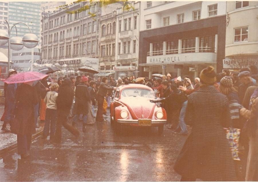 Fusca coberto de neve na Boca Maldita em 1975.