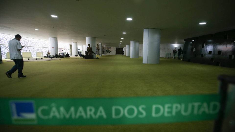 Câmara deixa para semana que vem votações sobre TRF-6 e recuperação judicial Câmara adia votações TRF-6 e recuperação judicial