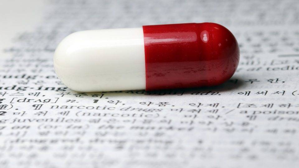 Em nota, AMB defende autonomia do médico para prescrever hidroxicloroquina AMB defende autonomia do médico na prescrição de tratamentos contra a Covid-19