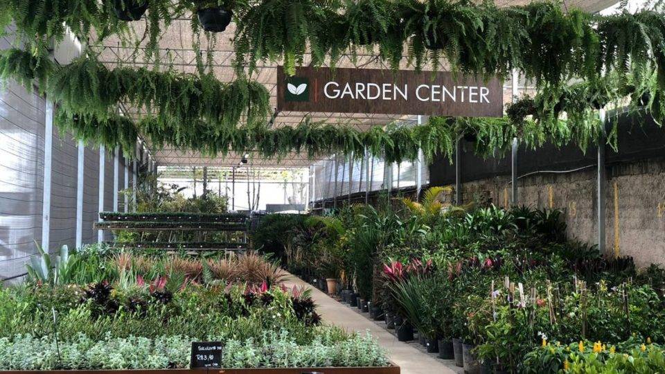 Loja Esalflores recém-inaugurada no bairro Uberaba, em Curitiba