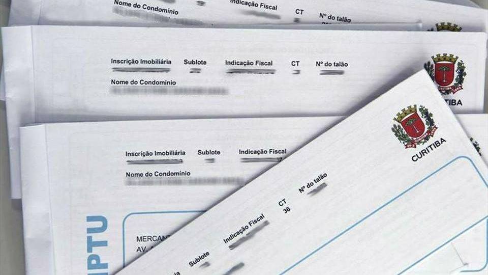 Prefeitura de Curitiba altera vencimento de IPTU para setores afetados pela pandemia Carnê do IPTU de Curitiba