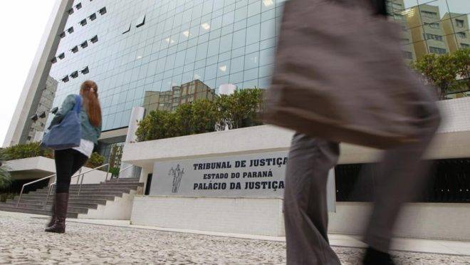 Tribunal de Justiça do Paraná (TJ-PR) quer contratar mais 752 cargos comissionados.