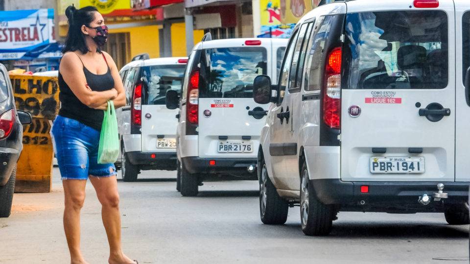 Quase metade dos lares brasileiros precisou de algum tipo de auxílio do governo no mês de junho, por causa da Covid-19