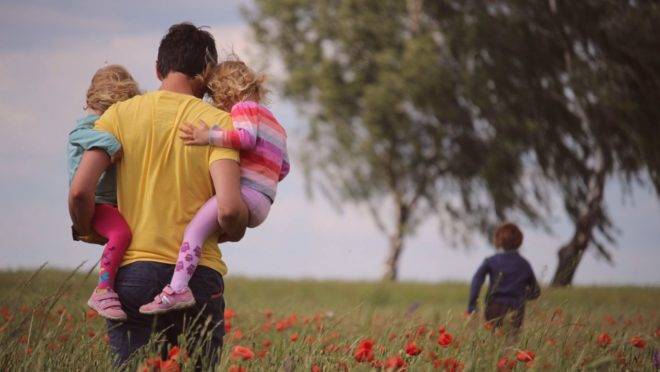 O impacto do amor e da liderança do pai na vida de um filho ou a falta dessas características, é capaz de deixar marcas expressivas