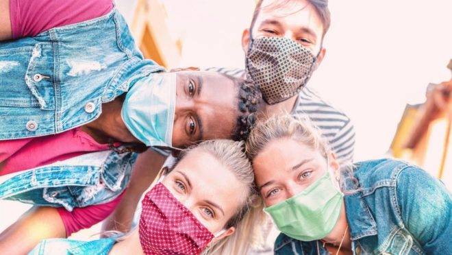 A ideia de ampliar a rede de contatos durante a pandemia foi adotada em alguns países, mas pode não ser uma medida acertada para o Brasil nesse momento.