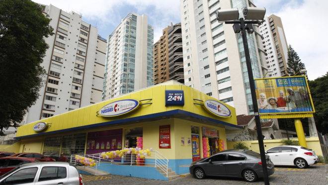 Rede de farmácias Nissei estaria preparando IPO