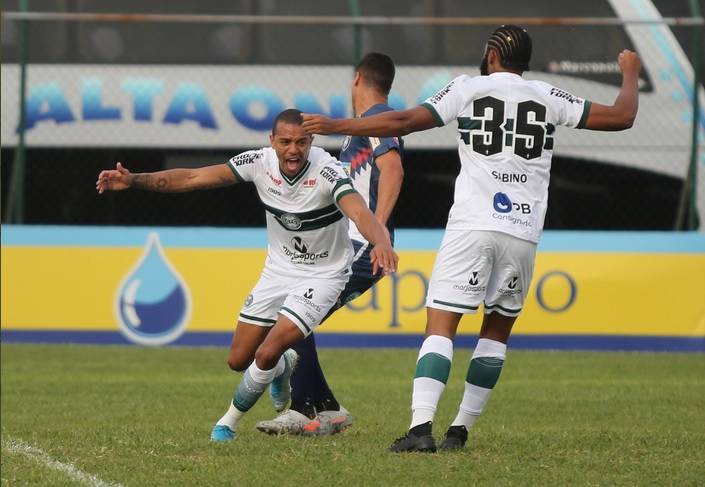 Coritiba vence Cianorte fora e abre vantagem por vaga na final William Matheus comemora gol diante do Cianorte.