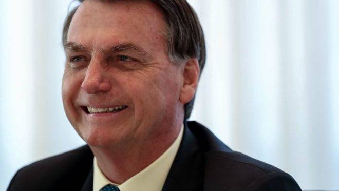 Bolsonaro se recuperou e foi visitar a deputada Bia Kicis.