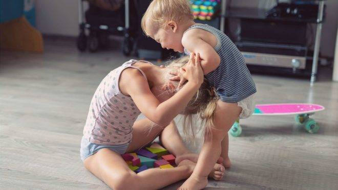 5 maneiras de agir quando os filhos começam a brigar