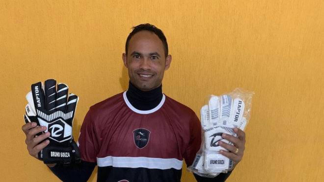 Goleiro Bruno foi anunciado como reforço do Rio Branco, do Acre