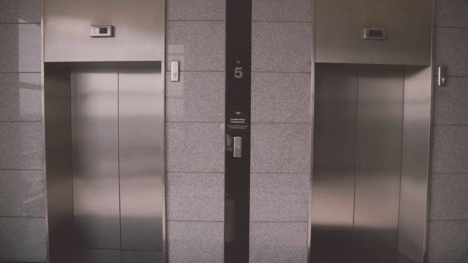 Os mortos no elevador Pixabay imagens