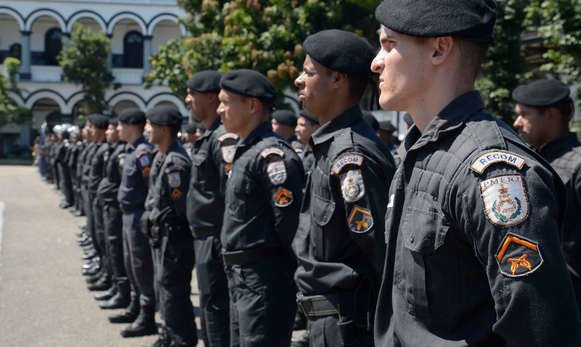 Policia do Rio de Janeiro está impedida de entrar em comunidades dominadas por bandidos por liminar do STF enquanto durar a pandemia.