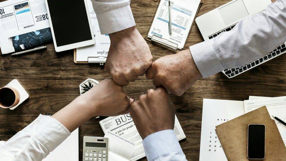 O NOVO NORMAL, SEM PEDIR LICENÇA, INVADE O NOVO TEMPO, E PEDE PARA FICAR!
