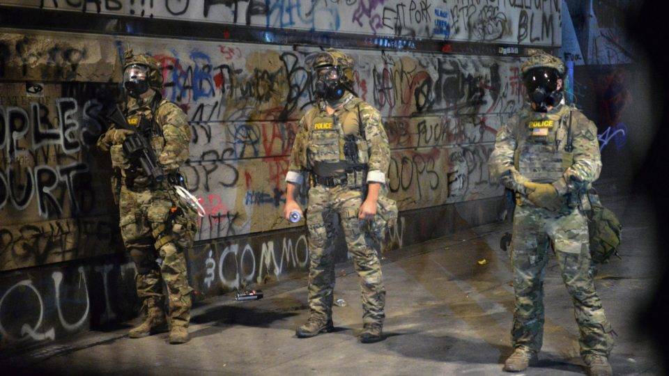agentes federais portland