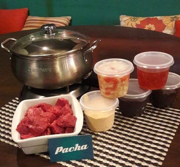 Que tal delivery de fondue para fazer em casa? Vem com panela e tudo O delivery do Pachá inclui até a panela especial para fondue, caso o cliente necessite.