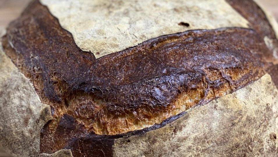 Pão arrematado durante a live.