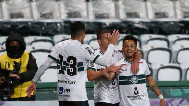 Rafinha marcou o primeiro gol da vitória sobre o Cianorte