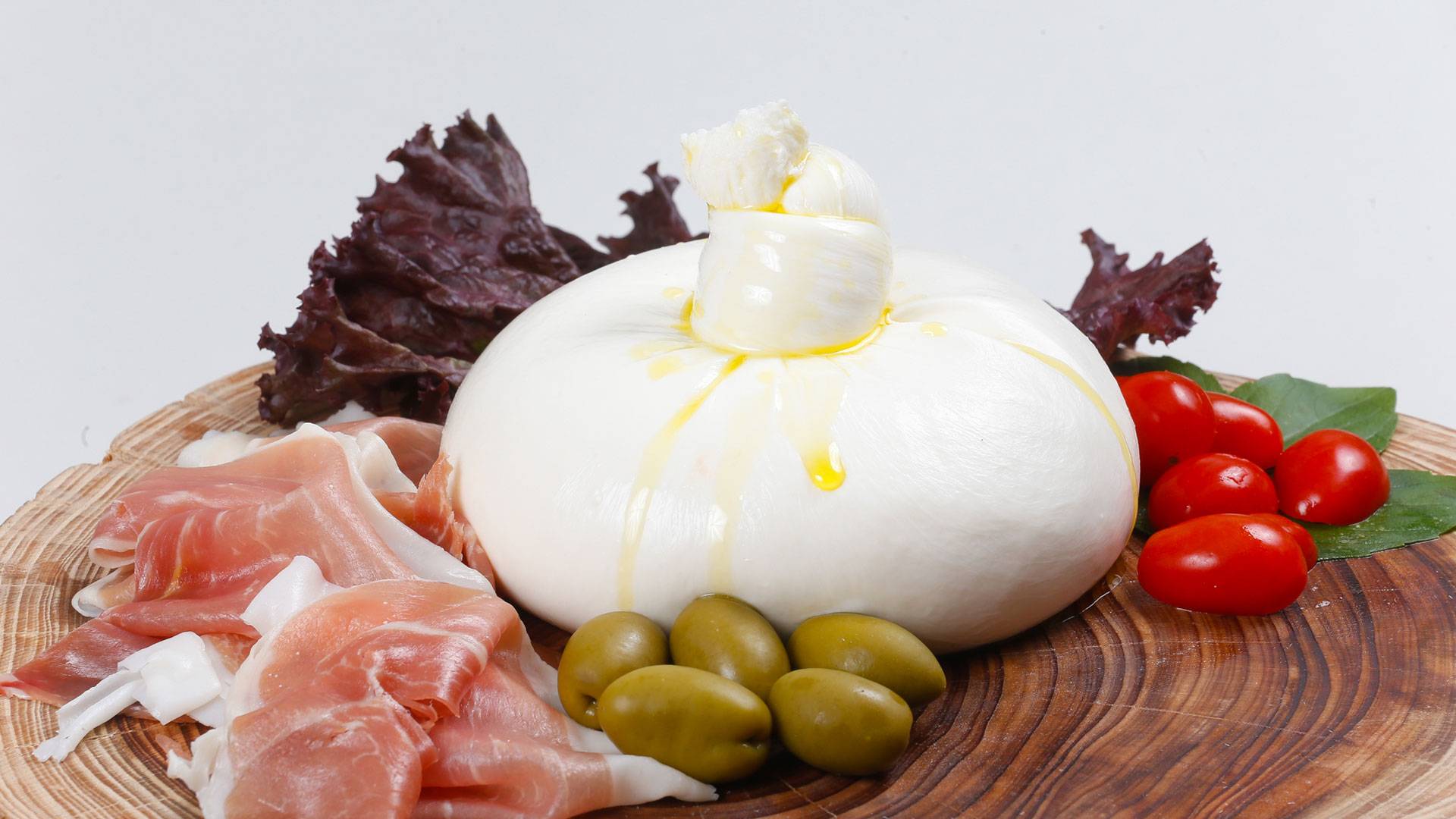 A Burrata é um dos carros chefes da Mozzarellart. A Burrata é um dos carros chefes da Mozzarellart.