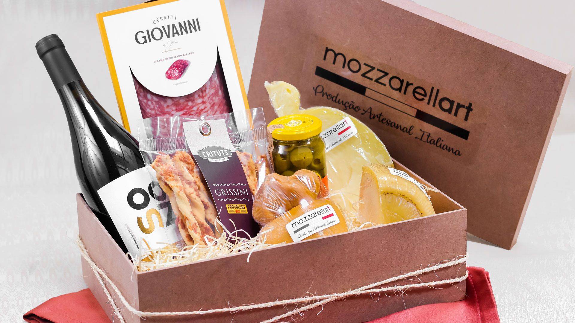 Caixa Mozzabox criada especialmente para o dia dos pais. Conteúdo pode ser personalizado. Caixa Mozzabox criada especialmente para o dia dos pais. Conteúdo pode ser personalizado.