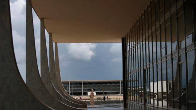 STF, governo e PGR querem tirar poderes do MPF ara negociar acordos de leniência