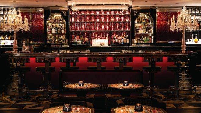 Loja de departamento mais famosa de Londres, Harrods ganha Baccarat Bar em seu espaço. Foto: Barney/Divulgação
