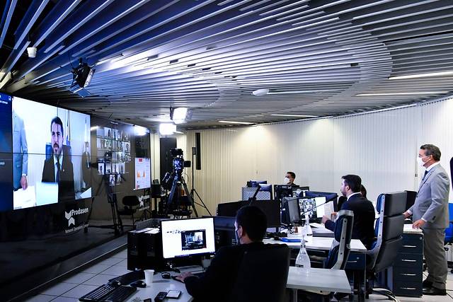 Derrubada do veto ao reajuste para servidor público depende ainda da análise dos deputados.