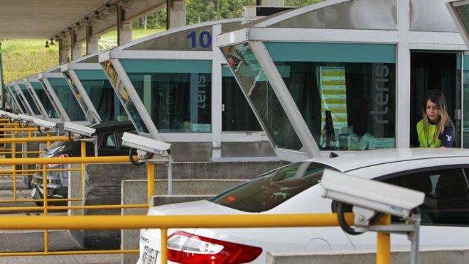 Autopista Litoral Sul tem uma praça de pedágio no Paraná e quatro em Santa Catarina.