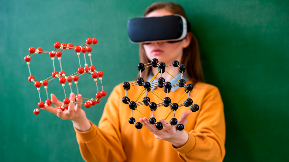 Gamificação, simuladores e laboratórios virtuais fazem parte do repertório a ser explorado nos processos de aprendizagem do ensino híbrido.