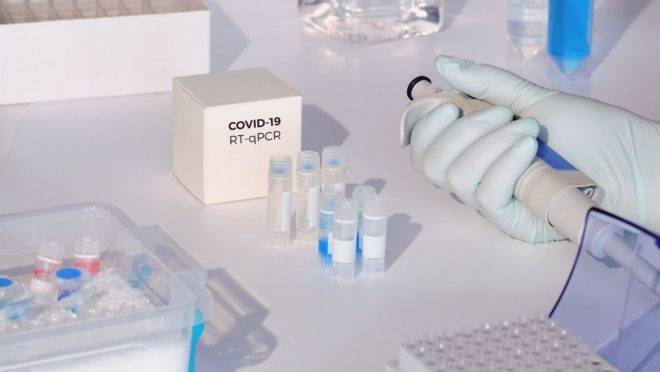 Técnica em enfermagem voltou a ter sintomas e teste positivo para Covid-19 após ter se recuperado da doença.