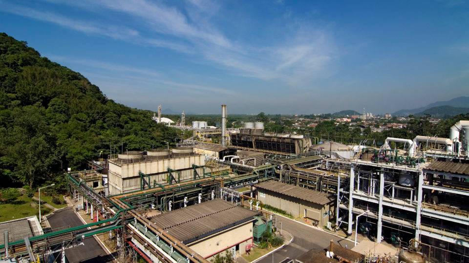 Em abril, o Brasil produziu 113 milhões de m3/ dia de gás natural. Só o setor industrial consome 52% do total produzido.